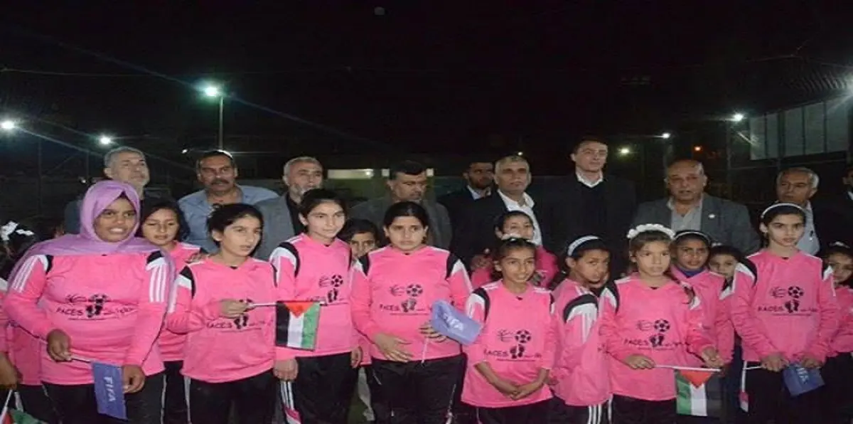 فيفا يفتتح 20 ملعبًا مُعشّبًا في قطاع غزة.. تعرّف على التكلفة