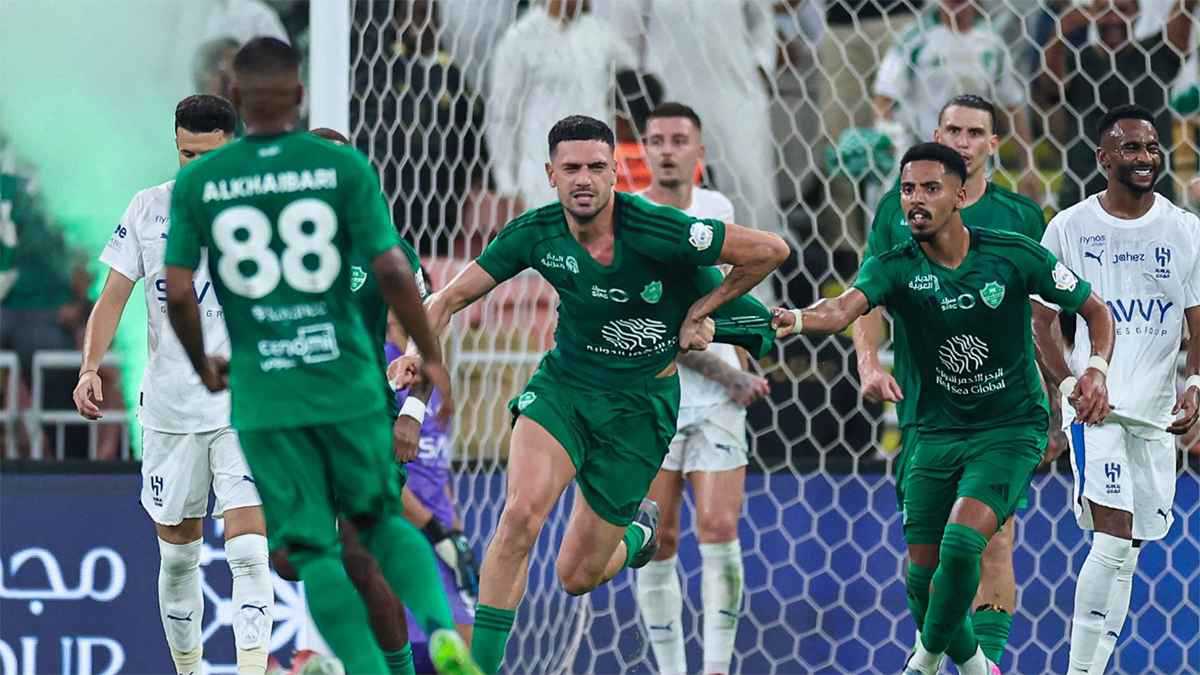 الأهلي السعودي يبدأ خطوات "تحصين نجمه"