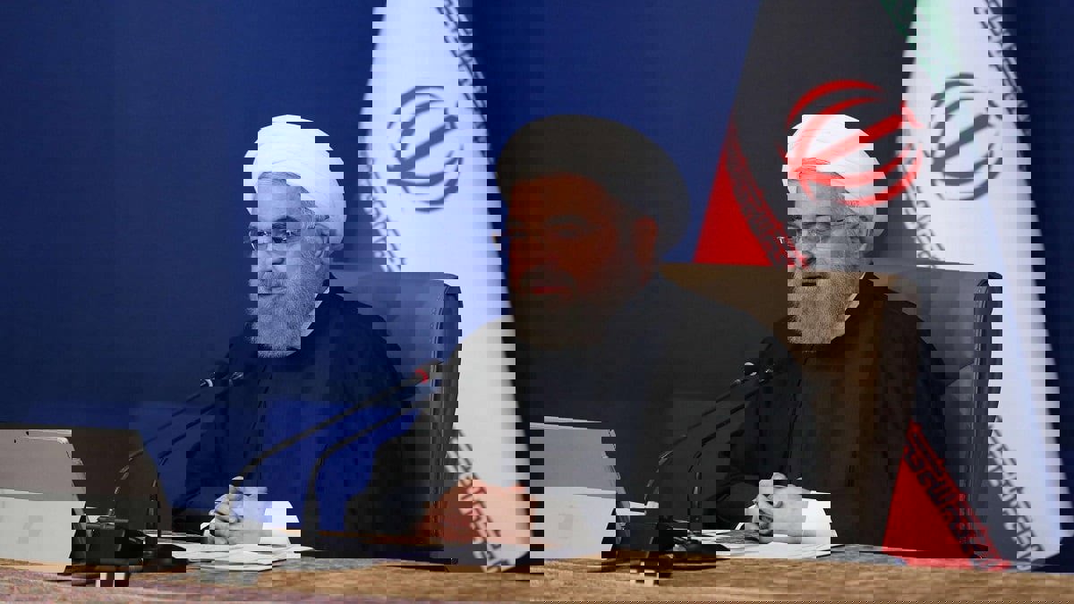 الرئيس الإيراني يعلن رفضه خطة البرلمان لخرق الاتفاق النووي