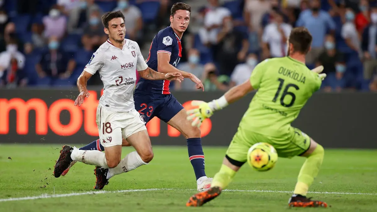دراكسلر يمنح باريس سان جيرمان فوزا شاقا على ميتز في الدوري الفرنسي