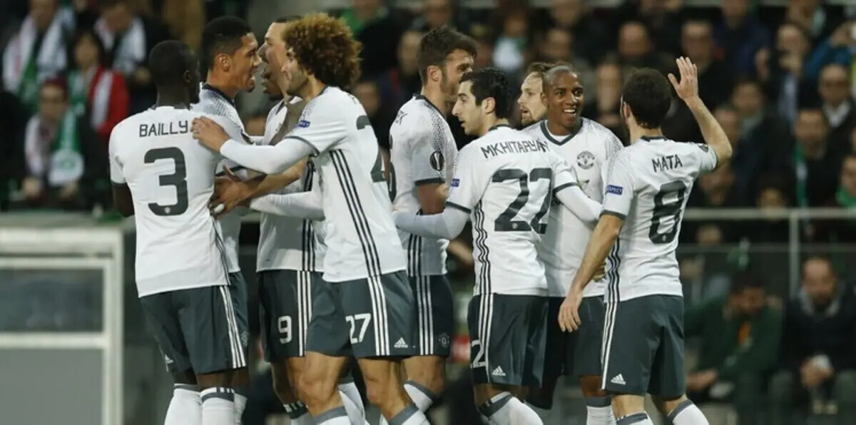 مخيتاريان يرسل مانشستر يونايتد إلى ثمن نهائي الدوري الأوروبي