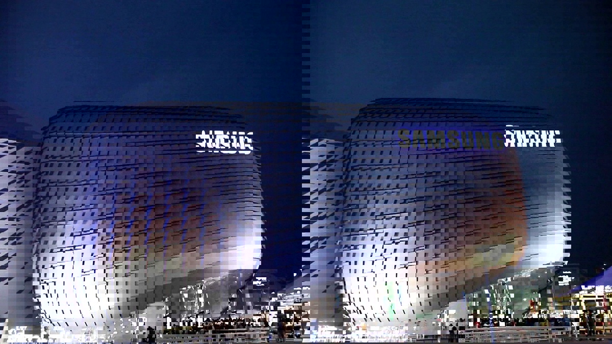 سامسونغ تجهز إصدارًا قابلًا للطي من غلاكسي نوت 10 (صورة)