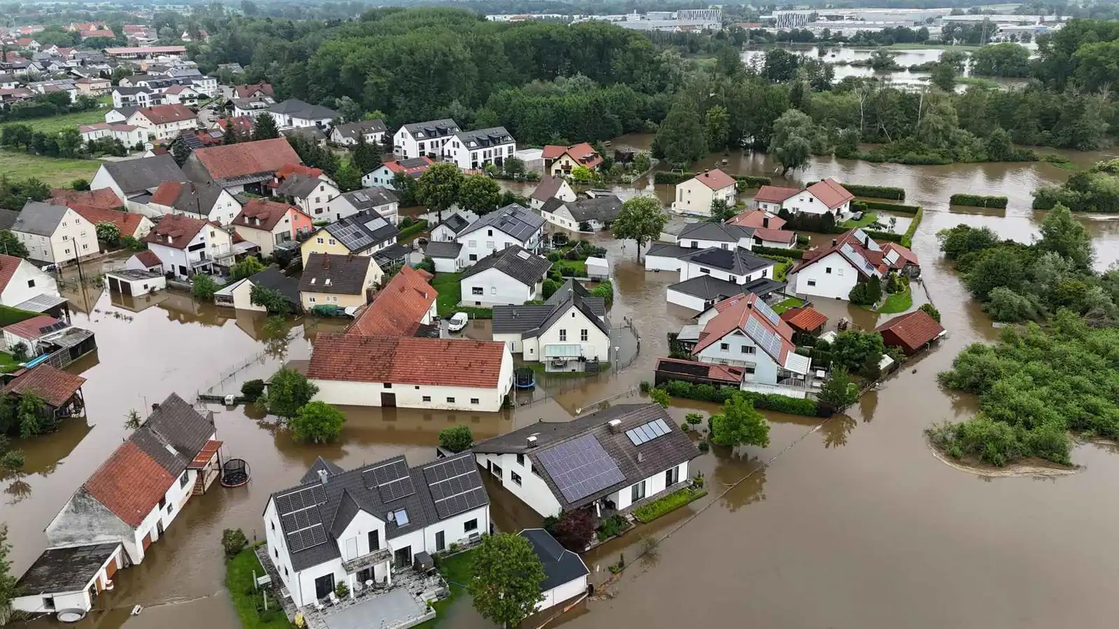 خسائر الطقس المتطرف في ألمانيا تصل 6.2 مليار يورو في 2025