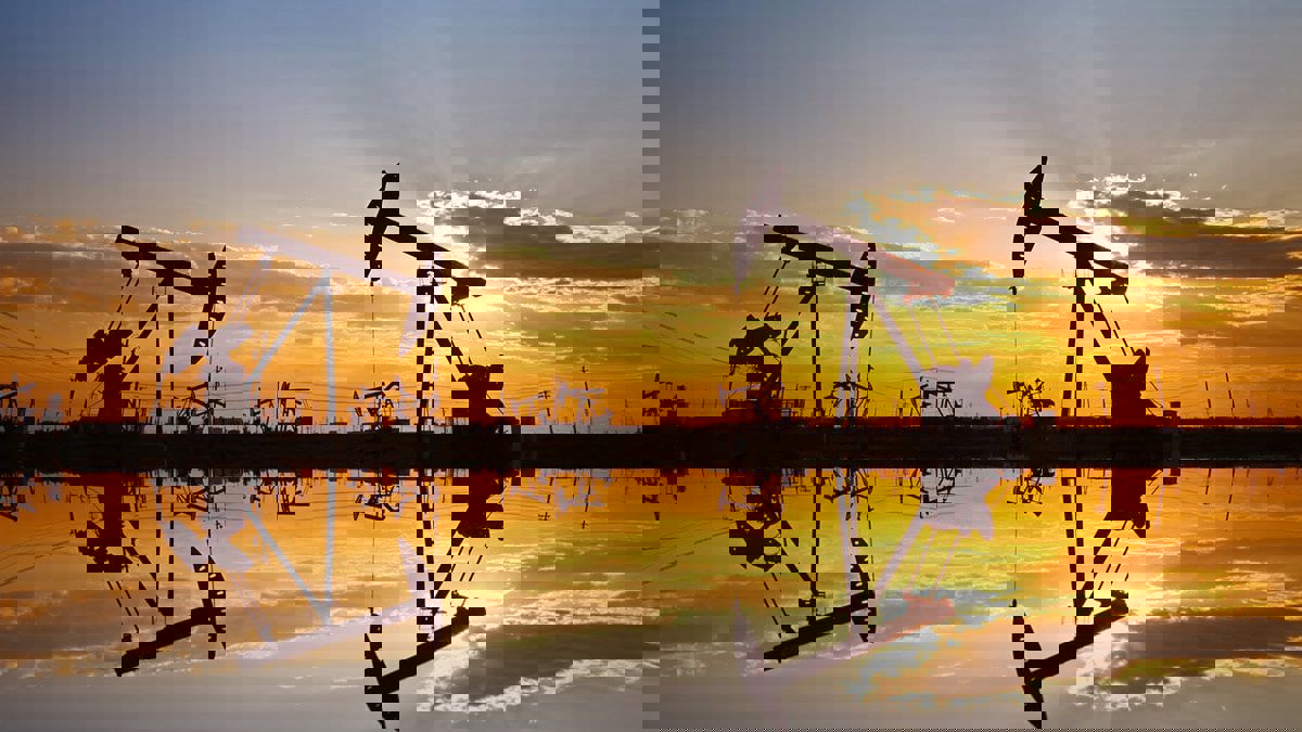 النفط ينخفض 7% بعد فرض ترامب رسومًا على واردات من الصين