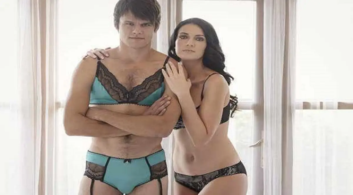 شركة أسترالية تطلق مشدات صدر للرجال (صور)