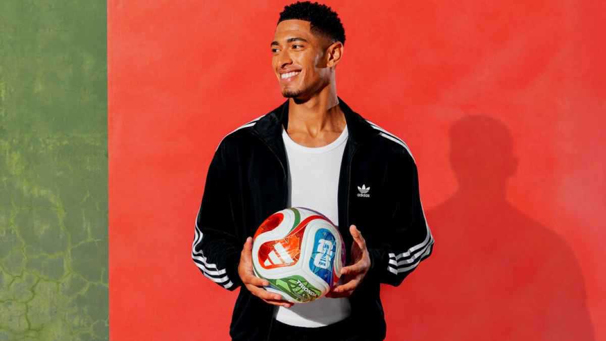 فيفا يكشف عن الكرة الرسمية لكأس العالم 2026 (فيديو وصور)