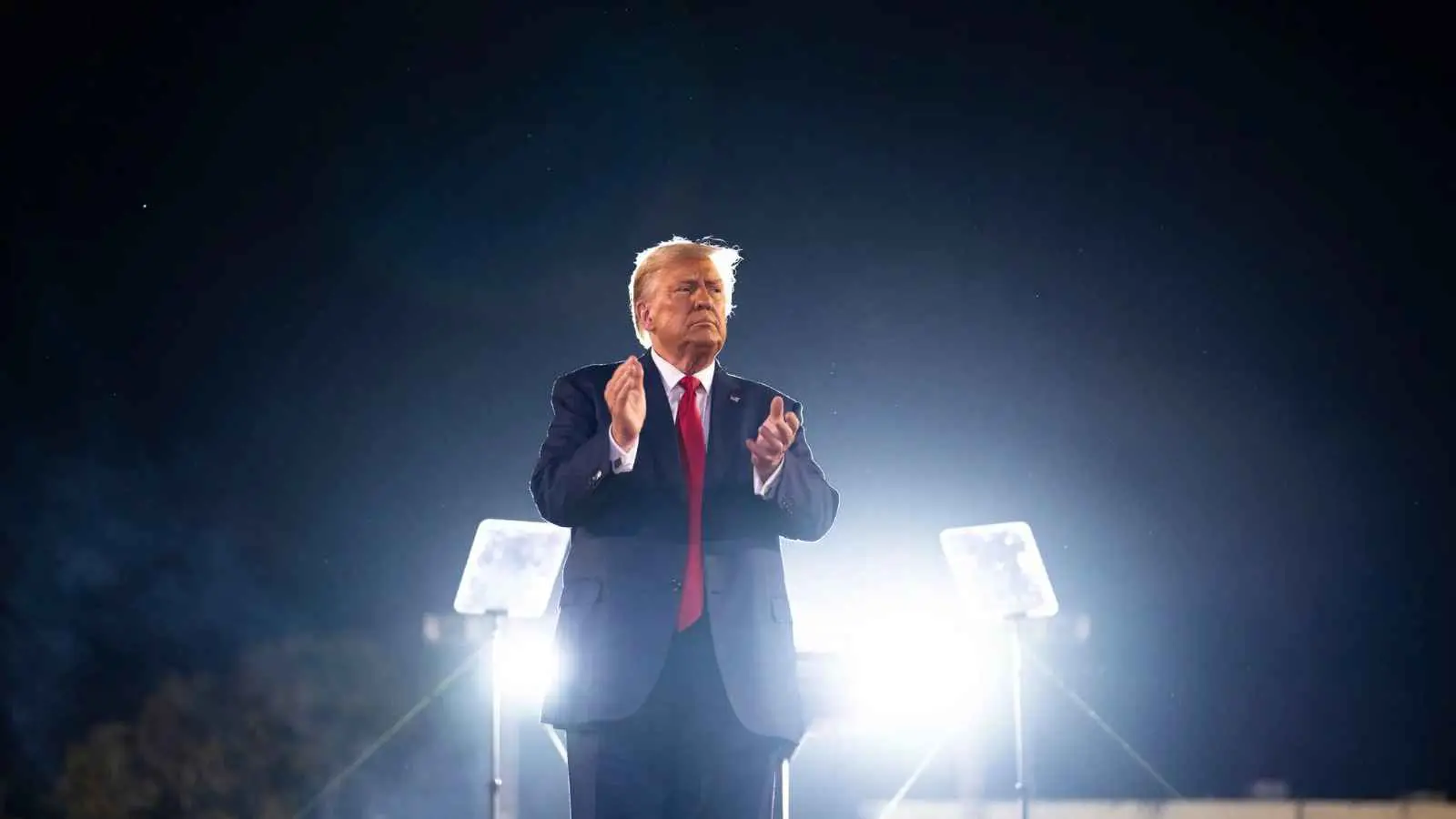 مداهمات واسعة ومعسكرات للترحيل.. كشف معالم خطة ترامب لمكافحة الهجرة