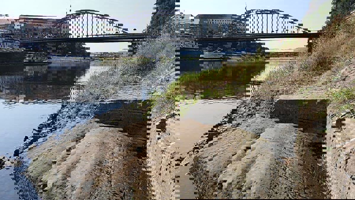 ما سر "حجارة الجوع" التي ظهرت بسبب الجفاف في التشيك؟