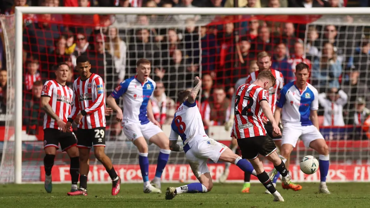 شيفيلد يونايتد يتأهل لنصف نهائي كأس الاتحاد الإنجليزي بفوز مثير على بلاكبيرن (فيديو)