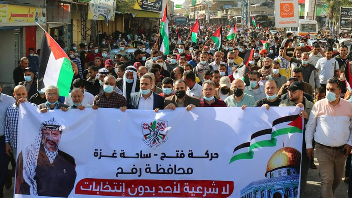 غزة.. آلاف المتظاهرين رفضا لتأجيل الانتخابات (صور)