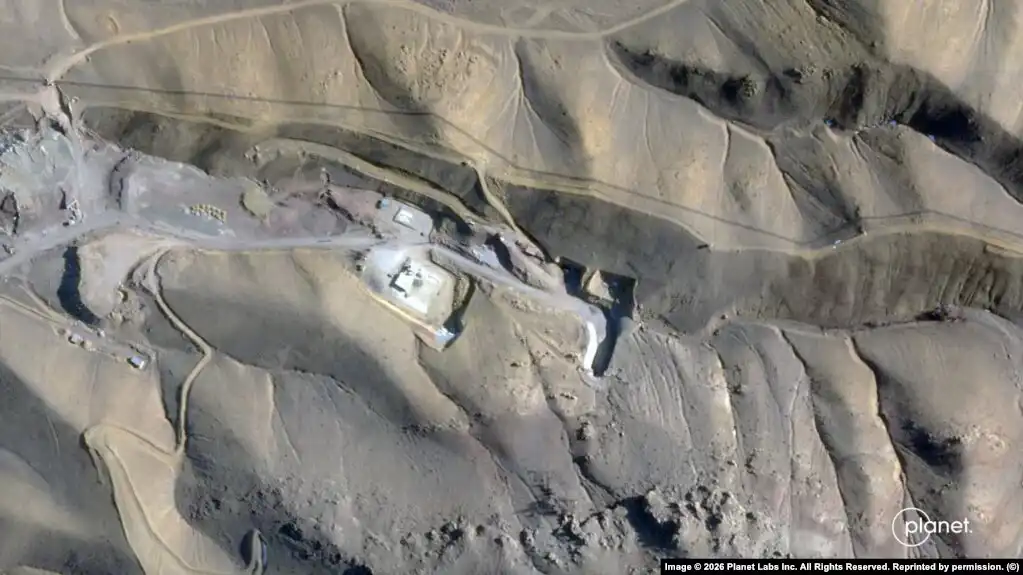 قاعدة تبريز الصاروخية قبل قصفها