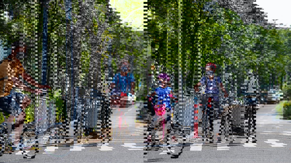 مشروع أكاديمي لتحويل مركبات النقل العام الخفيفة إلى ذاتية القيادة