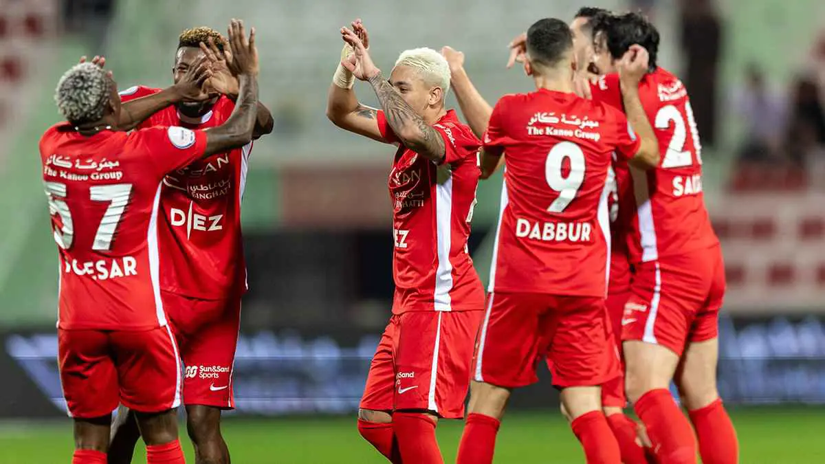 شباب الأهلي يهزم النصر ويطارد الشارقة على صدارة ترتيب دوري أدنوك