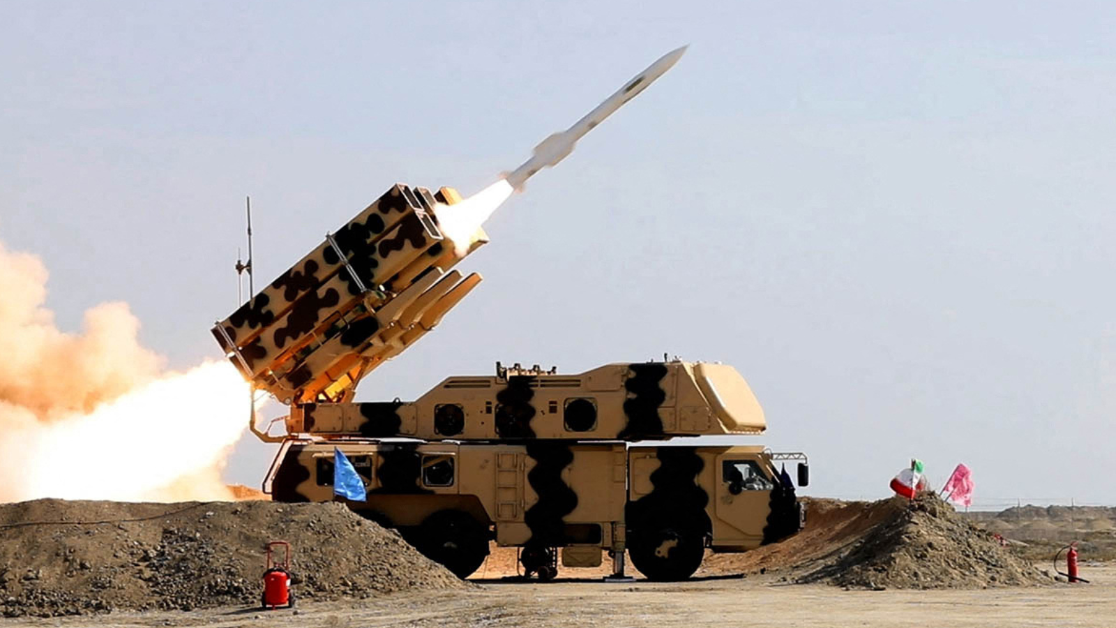 تضم منشأة نووية.. الجيش الإيراني يجري تدريبات عسكرية في أصفهان