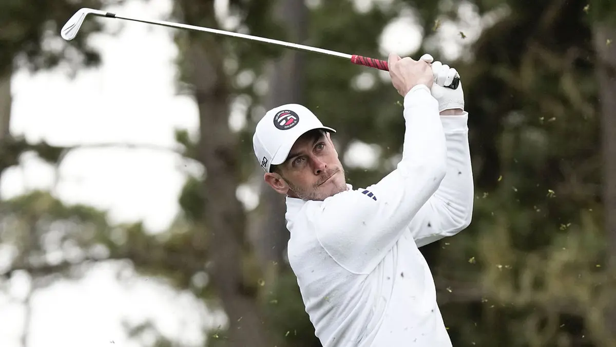 غاريث بيل يثبت مهارته المذهلة في الغولف ببطولة كاليفورنيا (فيديو)