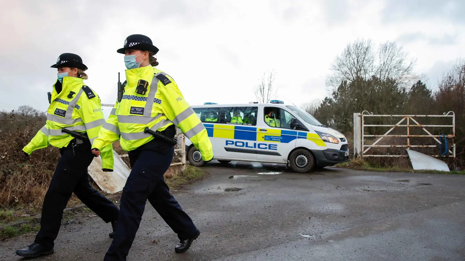 قصة "مؤثرة".. هكذا فارقت شرطية بريطانية الحياة (صور)