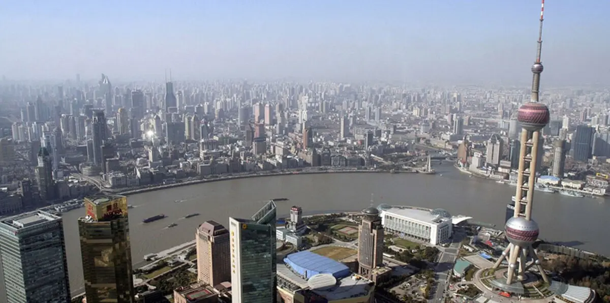 الإعصار رومبيا يبلغ اليابسة في شنغهاي الصينية