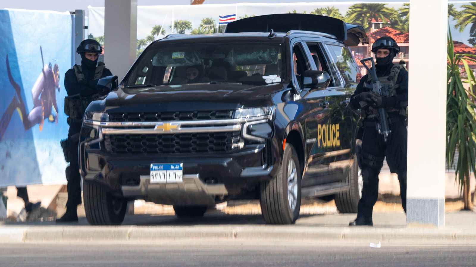 جريمة مروعة هزت مصر.. رجل يقتل والدته وزوجته وطفليه