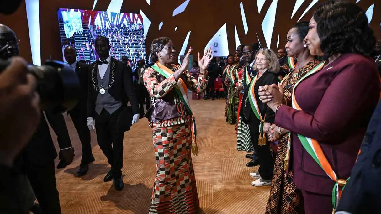 ساحل العاج.. امتيازات سفر وعلاج مسؤولين في فرنسا تثير الغضب