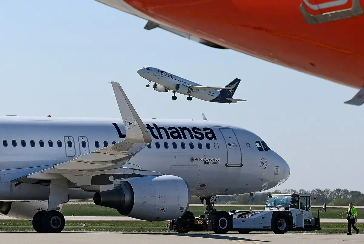 طائرة تابعة لشركة طيران "لوفتهانزا" الألمانية. 