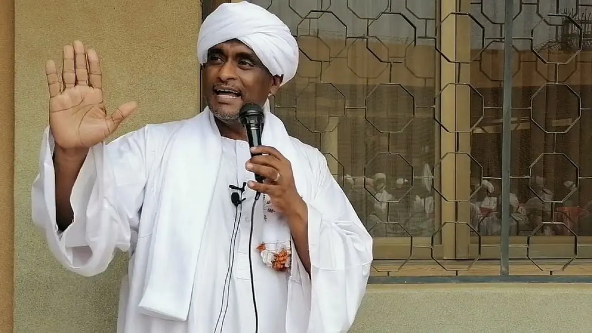 "بأمر من الرسول".. مقرب من "البرهان" يثير السخرية باستنفار السودانيين للقتال