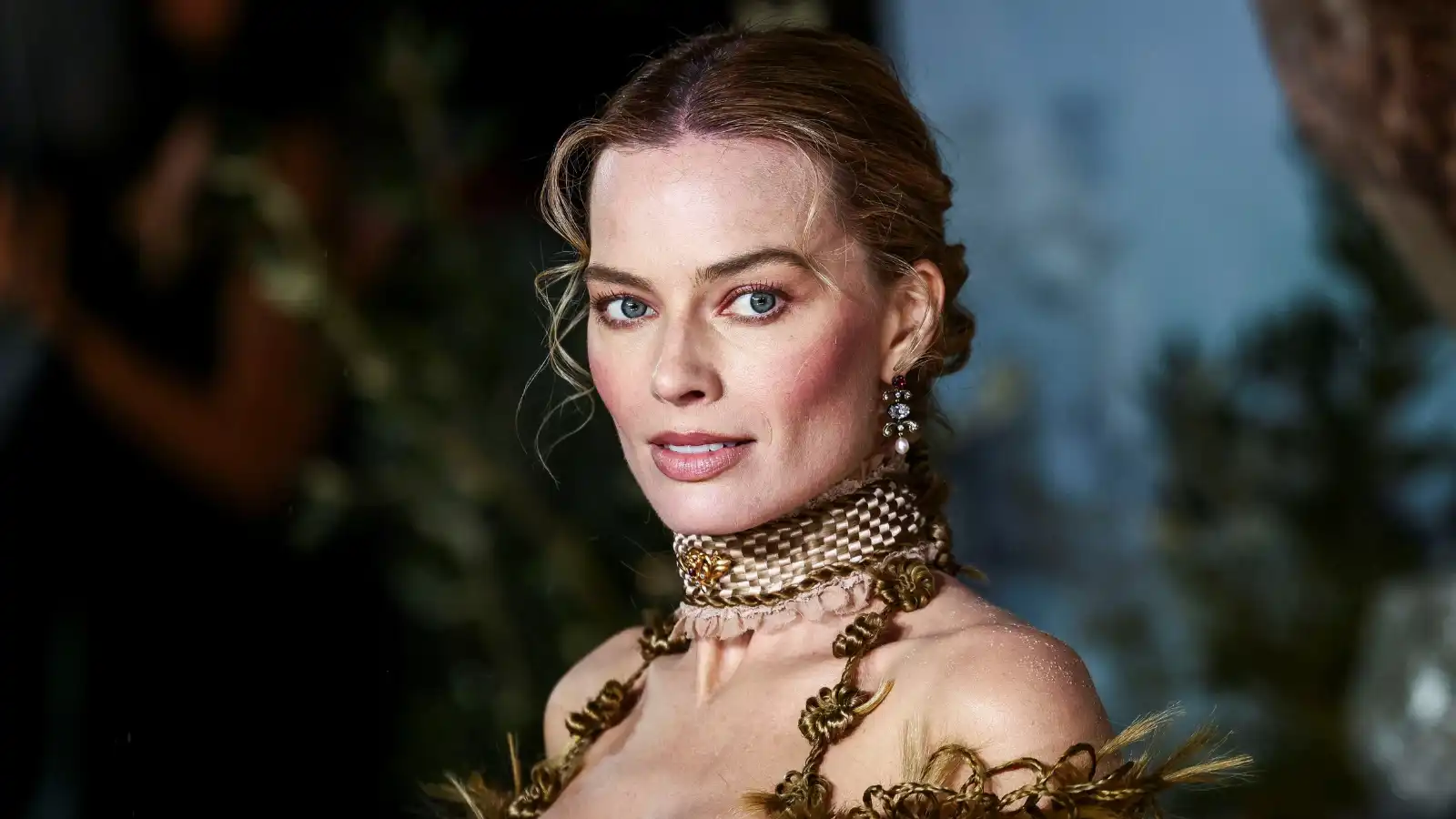 قاتمة وقاسية.. مارغو روبي تخوض قصة حب في "مرتفعات وذرينغ"