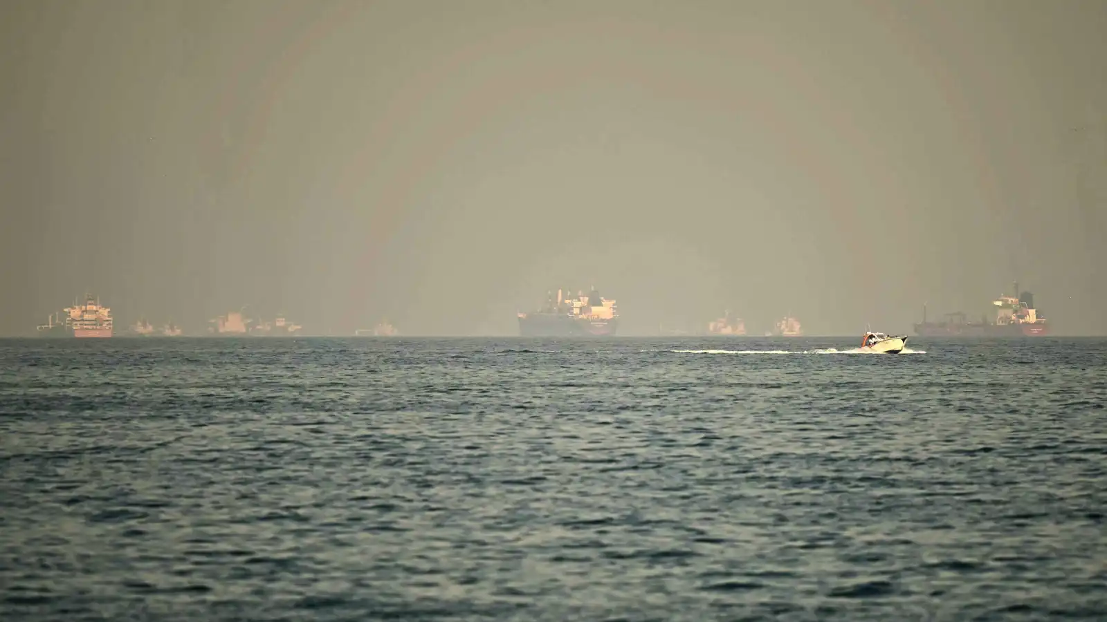 زلزال هرمز.. كيف أعادت "نيران الشرق الأوسط" إحياء رأس الرجاء الصالح؟