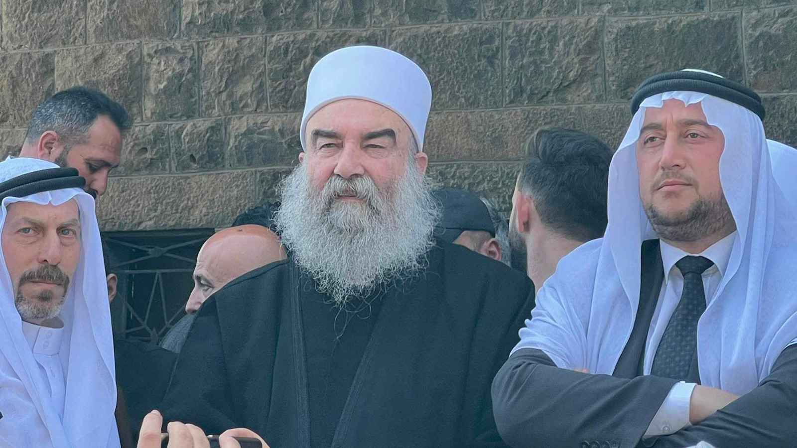 "خطوة نحو مستقبل أفضل".. الهجري يعلق على قرار رفع العقوبات عن سوريا