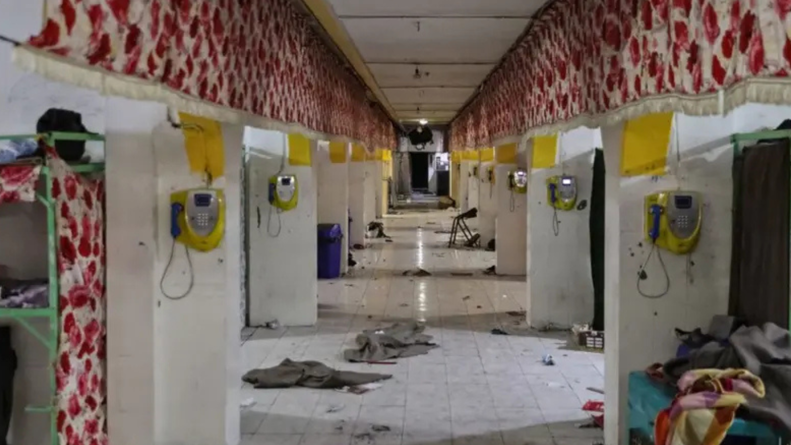 باستهداف أكثر السجون حساسية.. هل تشعل إسرائيل الفوضى في إيران؟