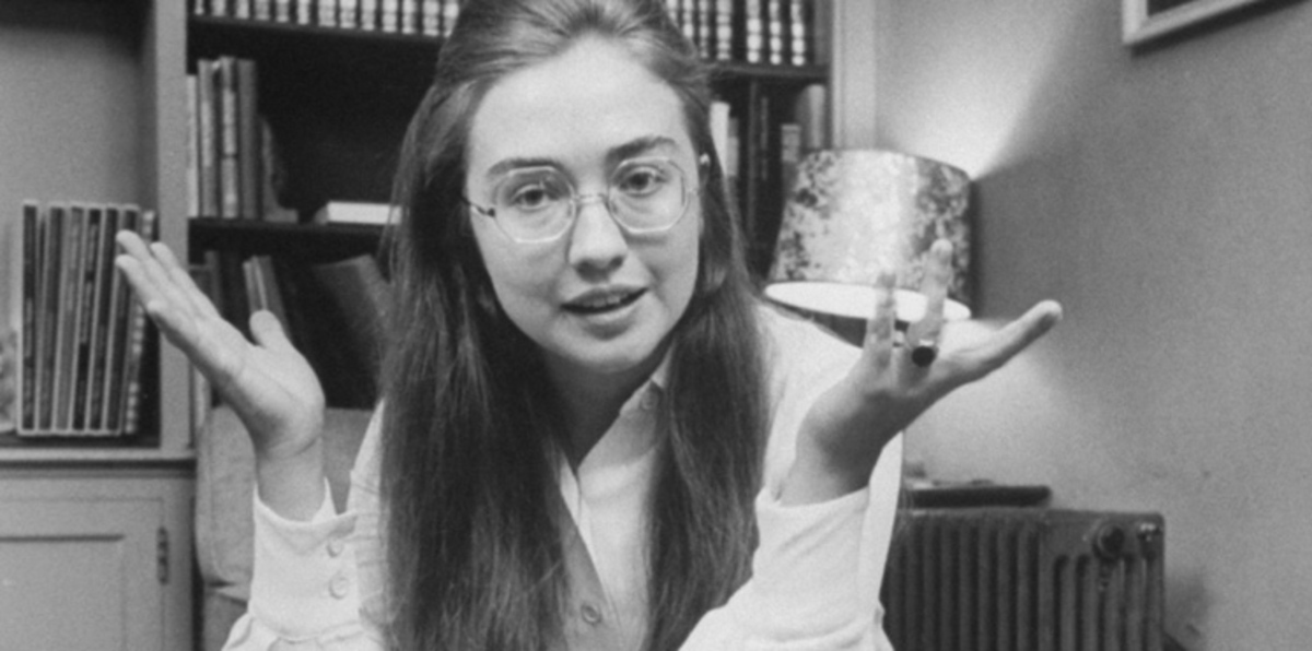 بالفيديو والصور.. لقطات نادرة تكشف كيف أصبحت هيلاري كلينتون ظاهرة عالمية؟