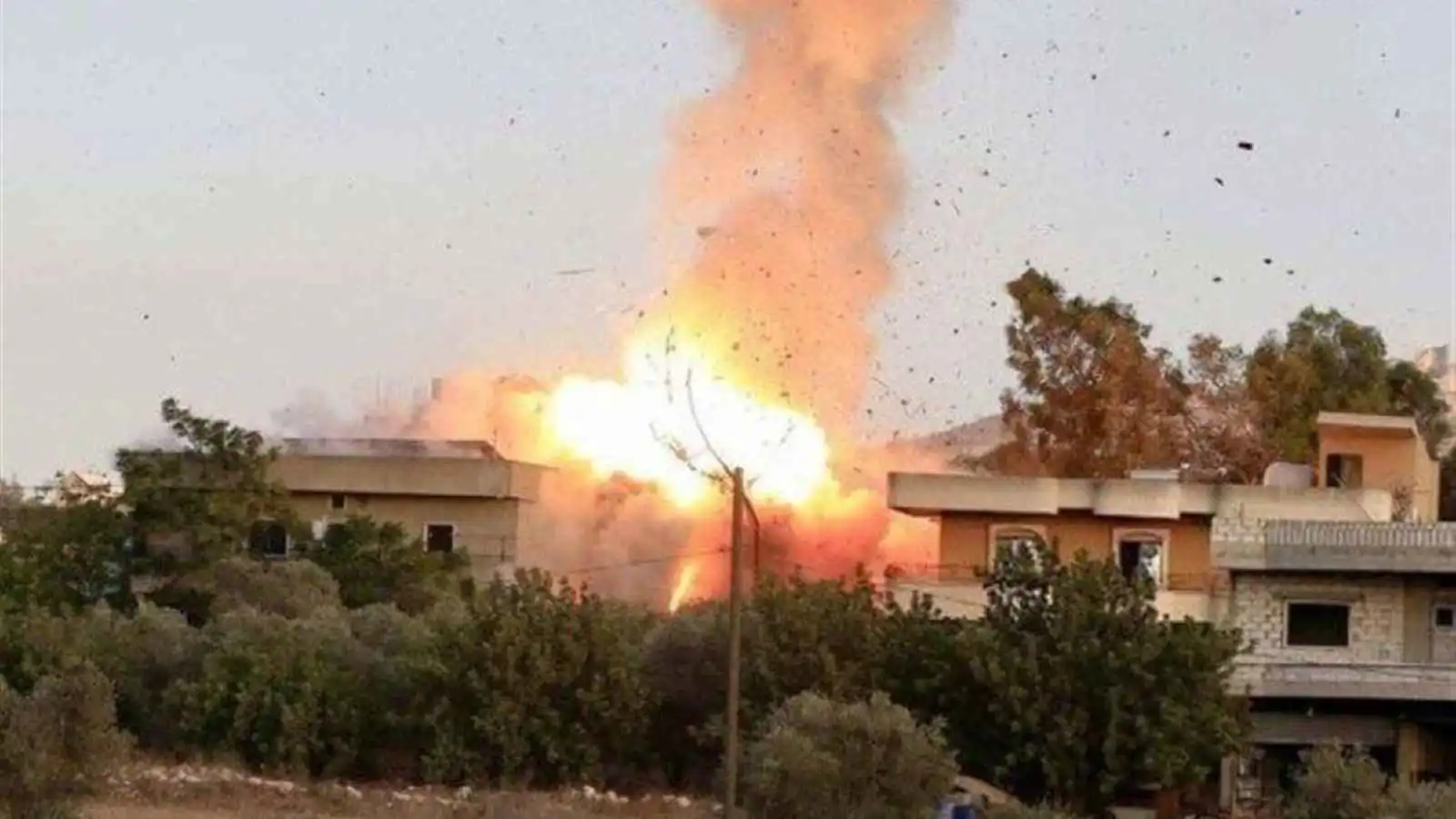 15 قتيلاً إثر انفجار "غلاية" في مصنع للصمغ شرقي باكستان (فيديو)