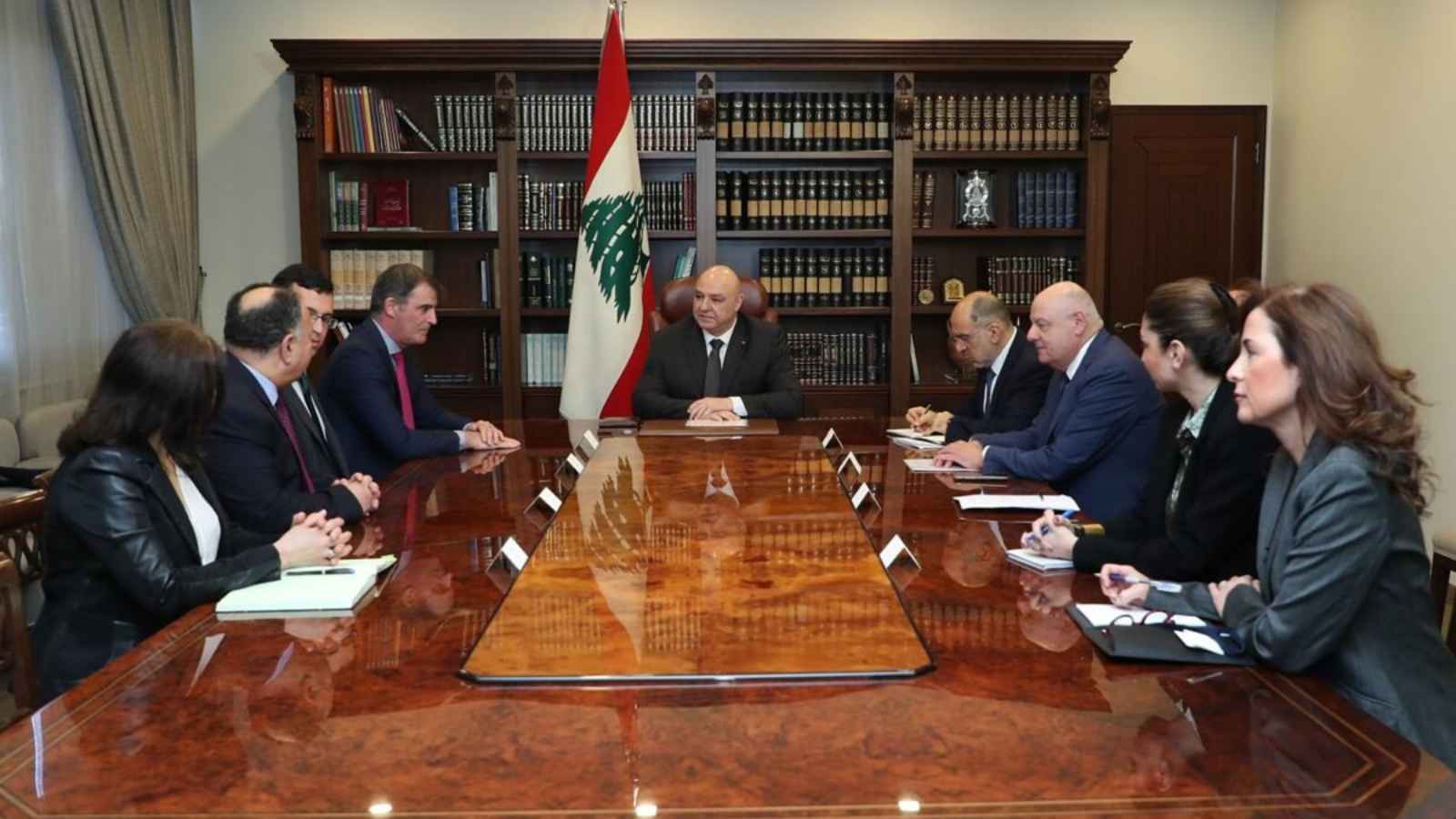 "اقتصاد الكاش".. صندوق النقد يستهدف "الشريان الأخير" لحزب الله