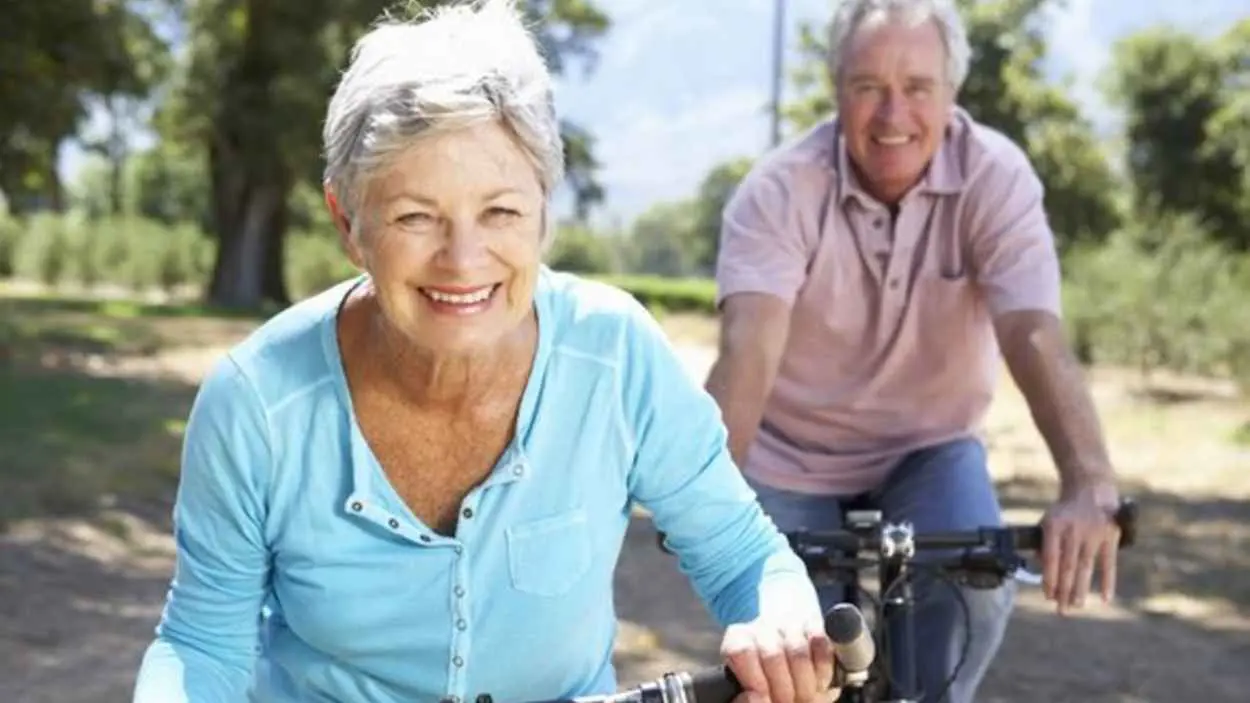 "كم سنة يمكن أن تعيش؟".. علماء يكشفون الحد الأقصى لعمر الإنسان