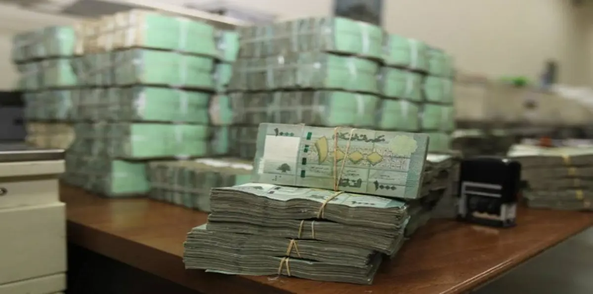 حاكم مصرف لبنان لا يتوقع مخاطر على الليرة