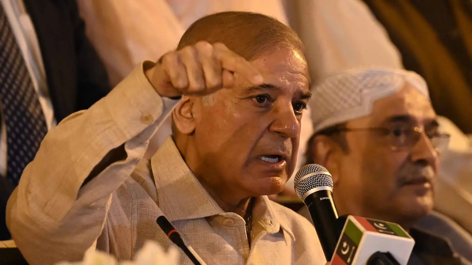 شهباز شريف بعد التجربة الصاروخية الثانية: الدفاع الباكستاني "بأيد قوية"