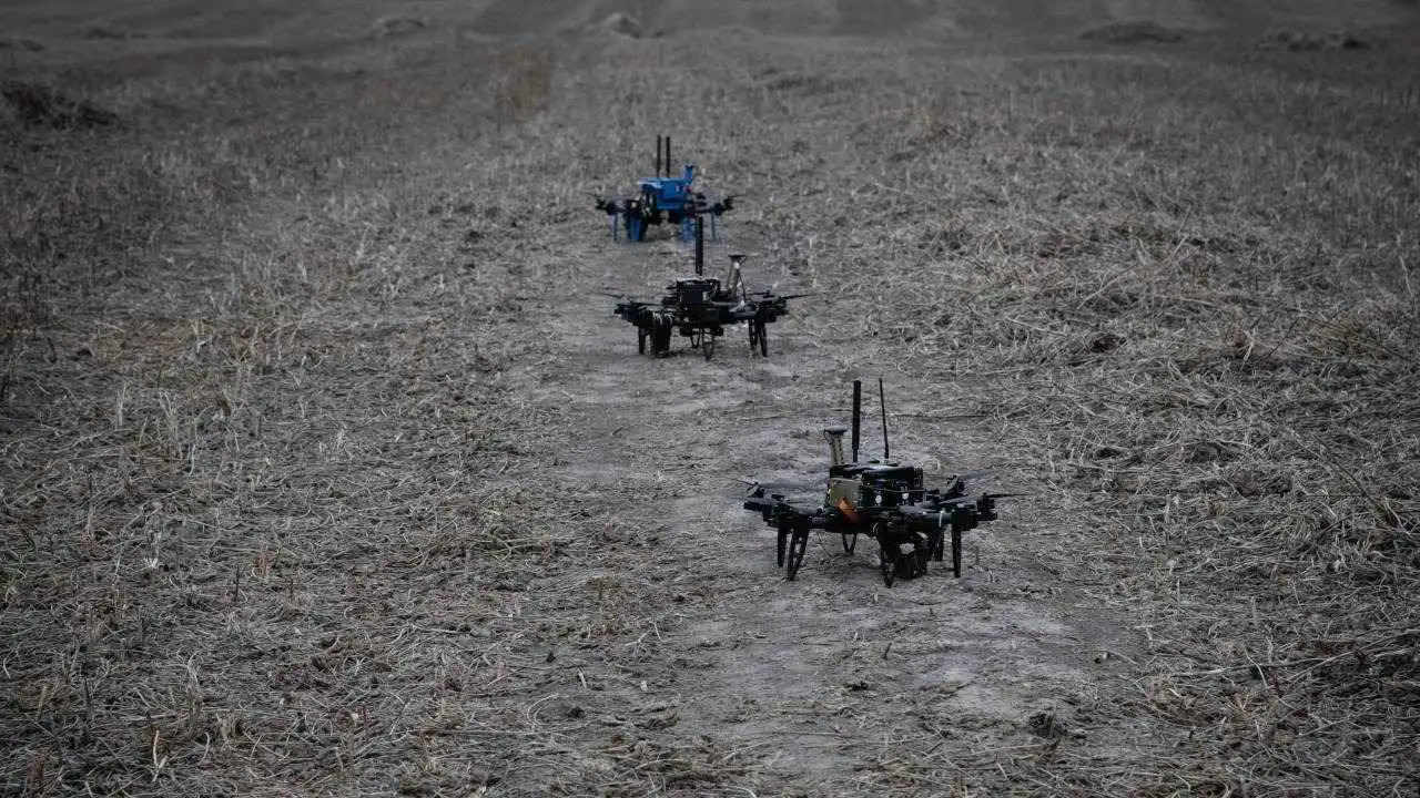 ثورة تكتيكية.. أسراب مسيّرات مدعومة بالذكاء الاصطناعي تدخل الخدمة