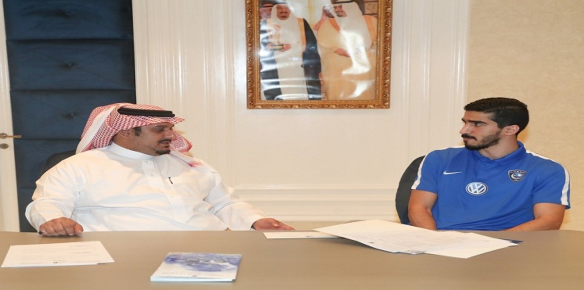 نادي الهلال السعودي يجدّد عقد عبدالله الحافظ
