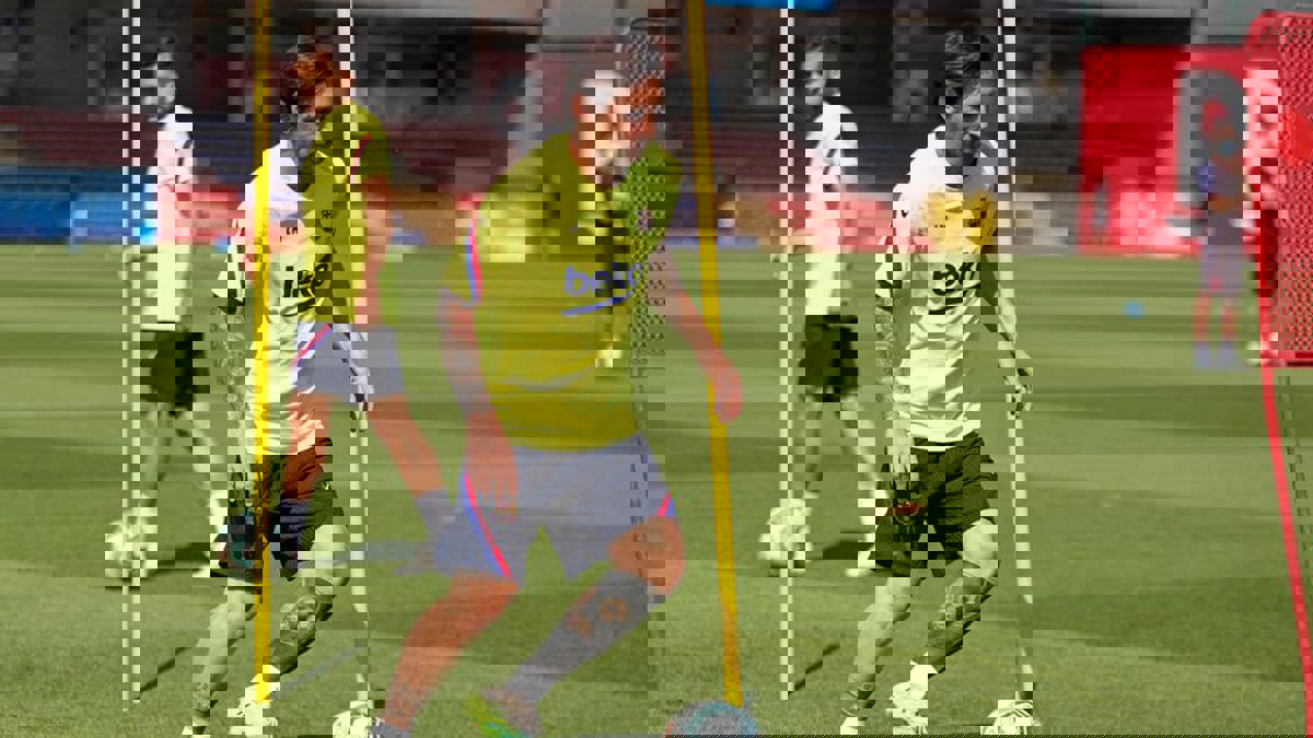 سر غياب ميسي عن تدريبات نادي برشلونة الجماعية اليوم