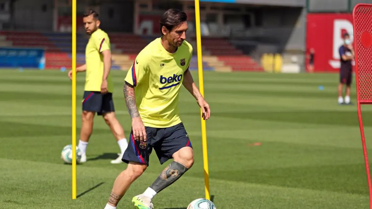 سر غياب ميسي عن تدريبات نادي برشلونة الجماعية اليوم