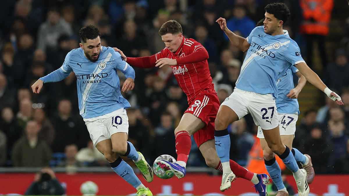 لا يمكننا الفوز في وجوده.. أكثر لاعب أثار استياء جمهور مانشستر سيتي ضد نوتنغهام 