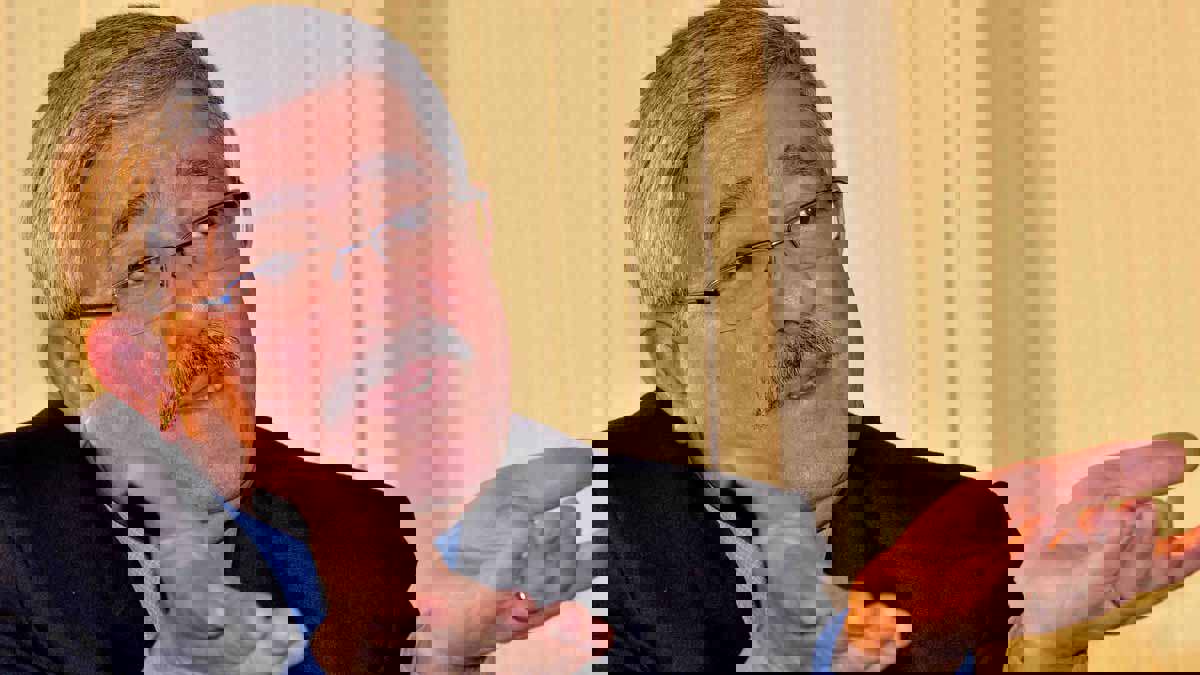 الجزائر.. أعضاء حزب أويحيى يطالبون بعزله بسبب موقفه الداعم لبوتفليقة