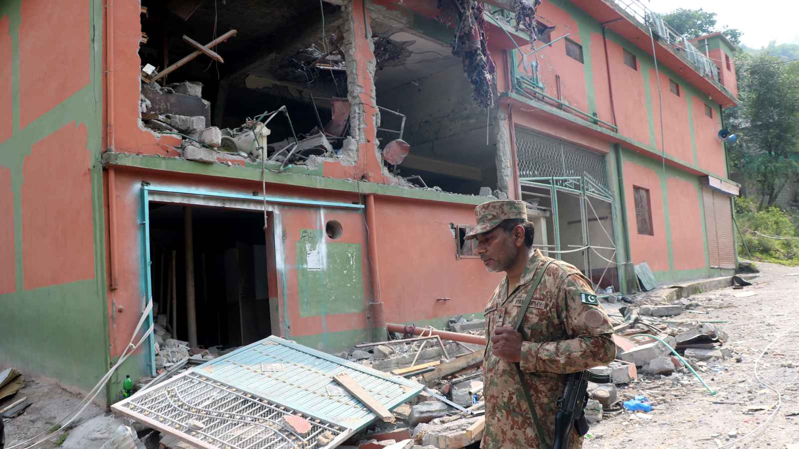 "السيناريو المخيف".. ماذا لو اندلعت حرب نووية بين الهند وباكستان؟