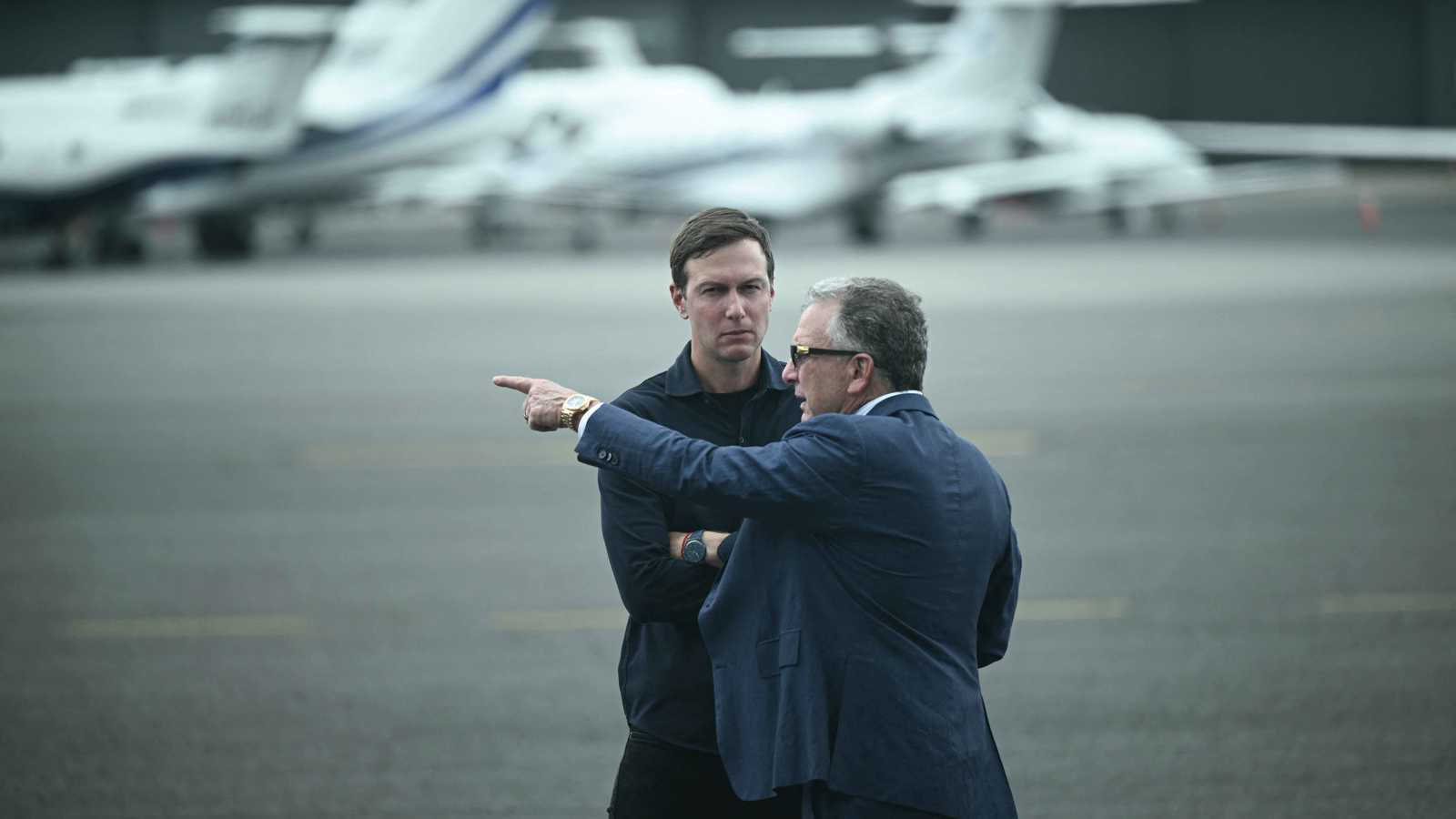 قبل سفرهما إلى شرم الشيخ.. ترامب يجتمع مع ويتكوف وكوشنر