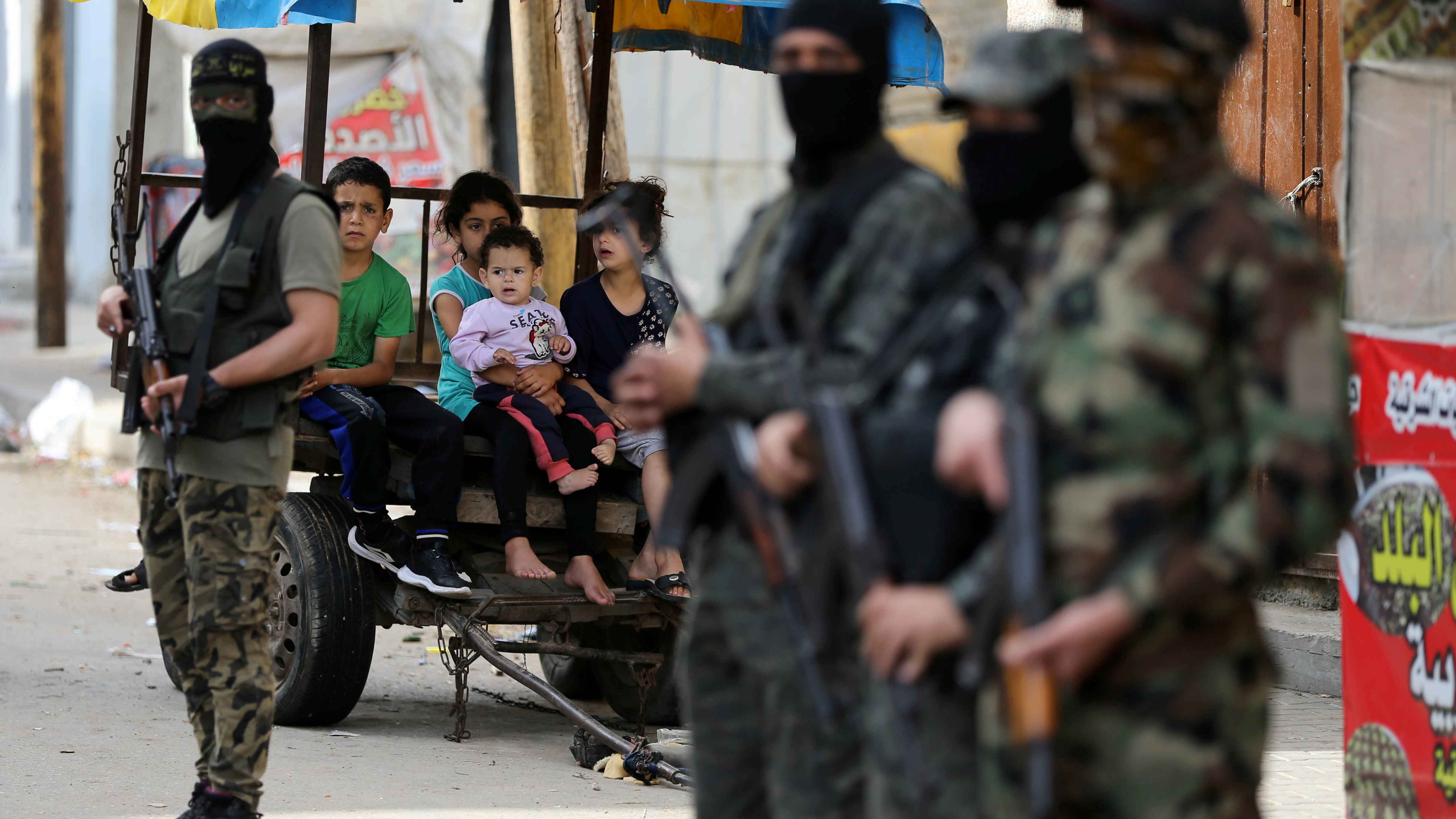 "فيديوهات حماس".. آخر وسائل الحركة لإنقاذ نفوذها في غزة