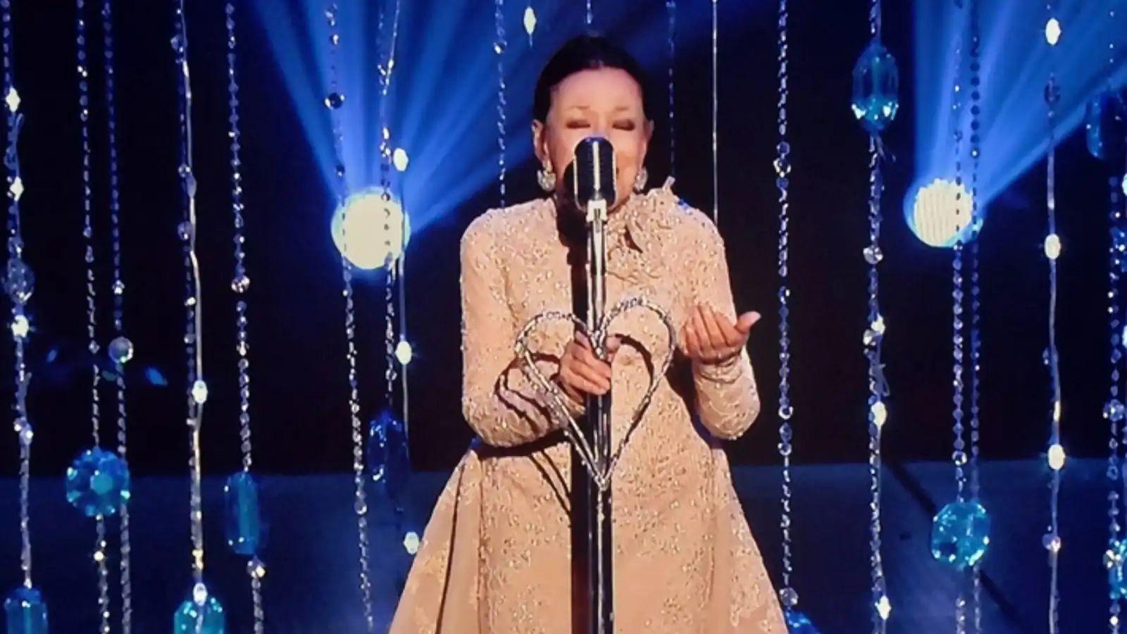 ظهور نادر لنجاة الصغيرة بعد غياب (صور)