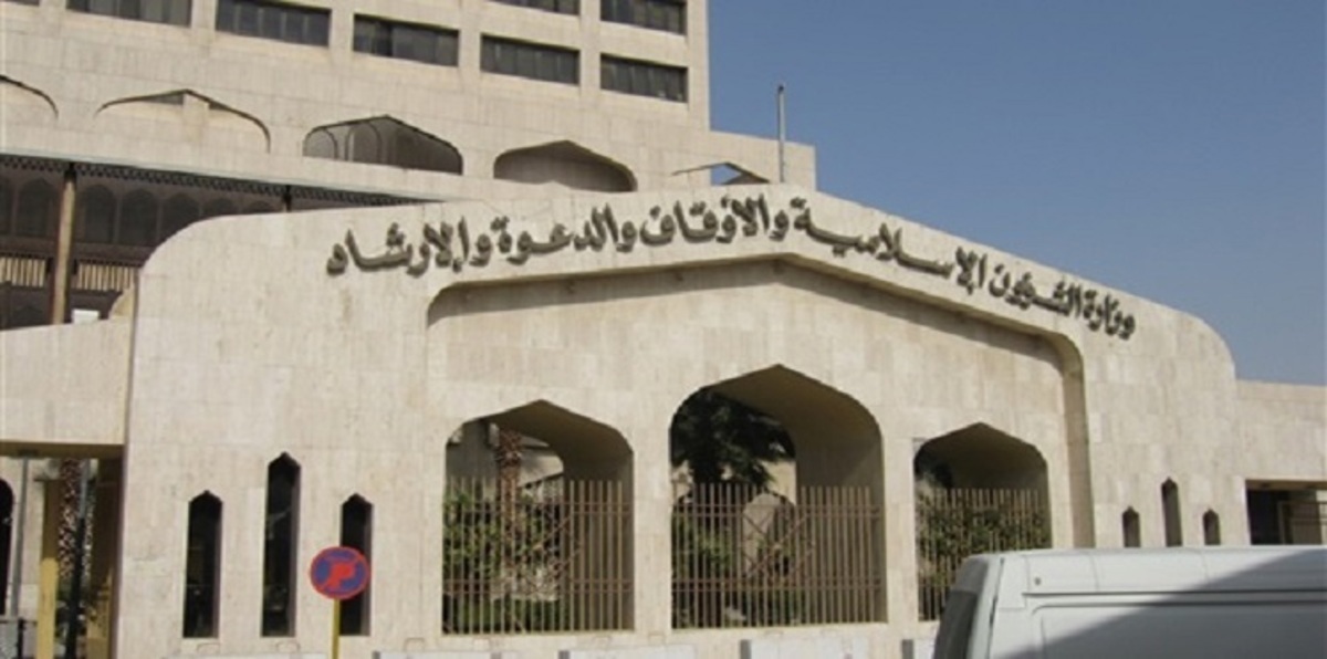 وزير الأوقاف السعودي: نعاني من نقص الأئمة خلال شهر رمضان