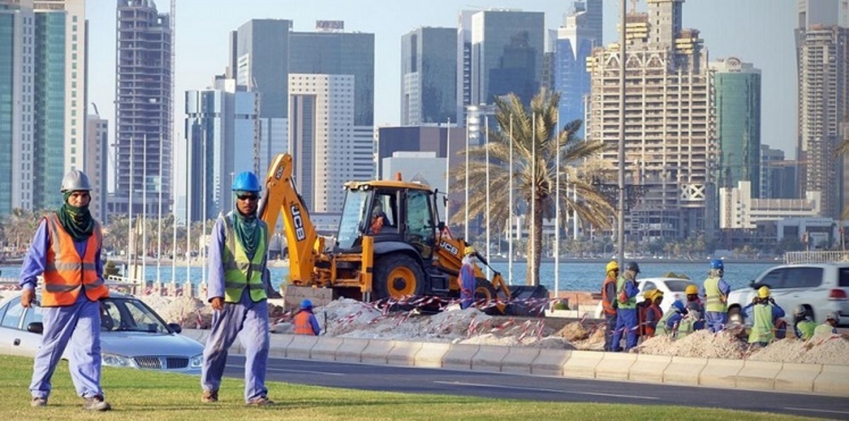 عمال من بوتان يشتكون أوضاعهم الوظيفية في قطر