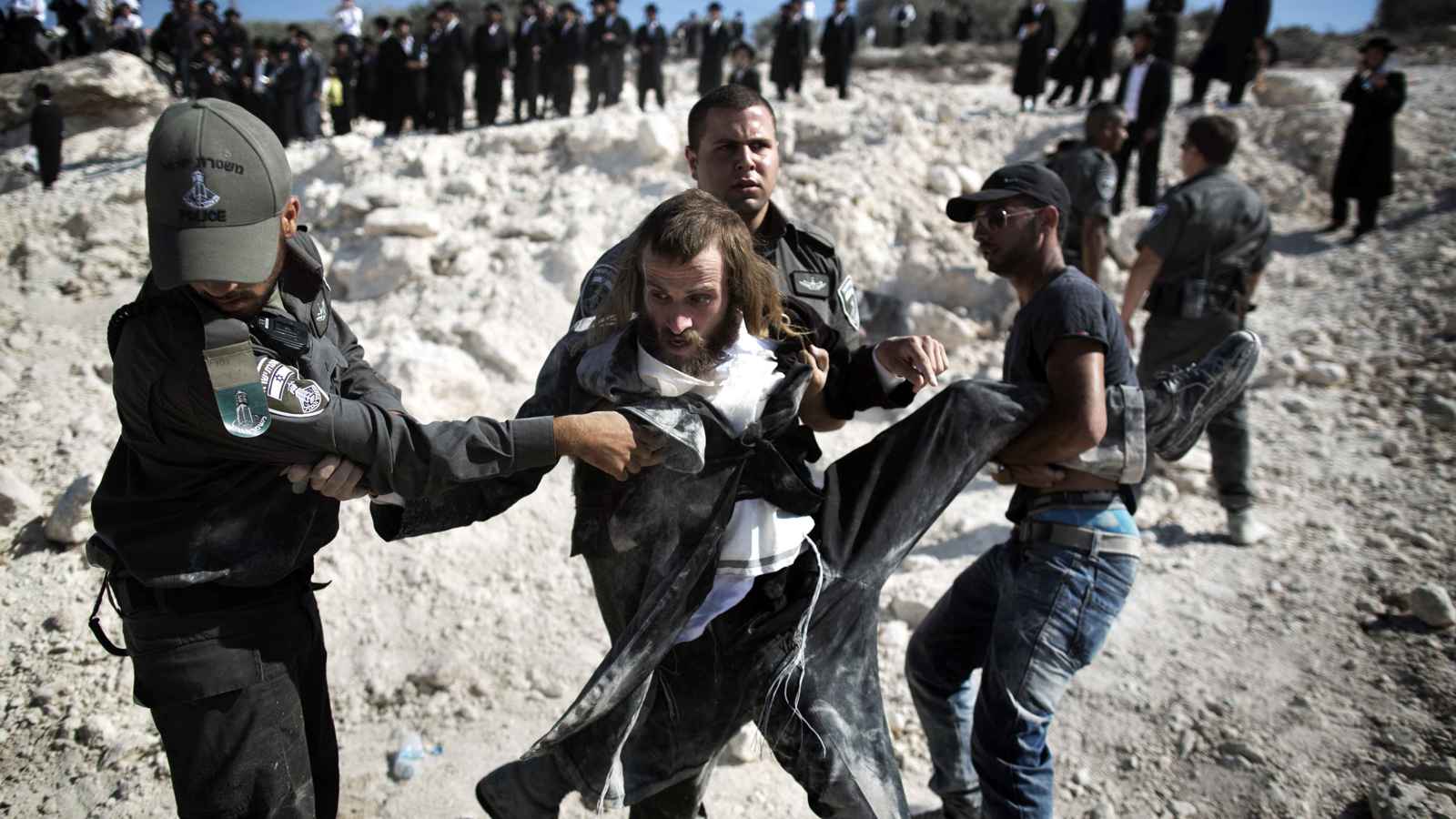 "نموت ولا نتجند".. أزمة جديدة لنتنياهو بعد رقصة وزير من الحريديم (فيديو)