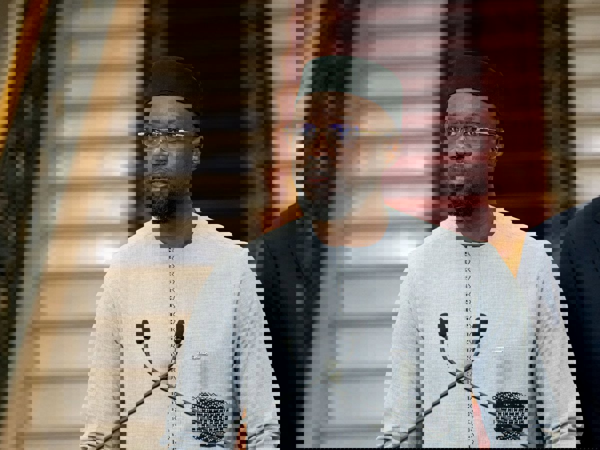 "جون أفريك": حكومة السنغال الجديدة تنهي مرحلة "الديناصورات السياسية"