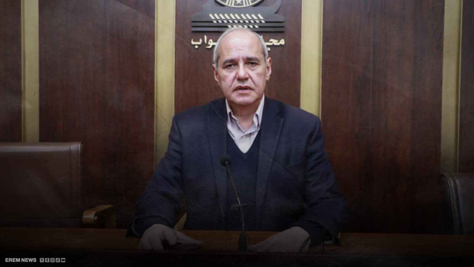 ينام في مكتبه.. قصة نائب لبناني لم يغادر مجلس النواب منذ عامين